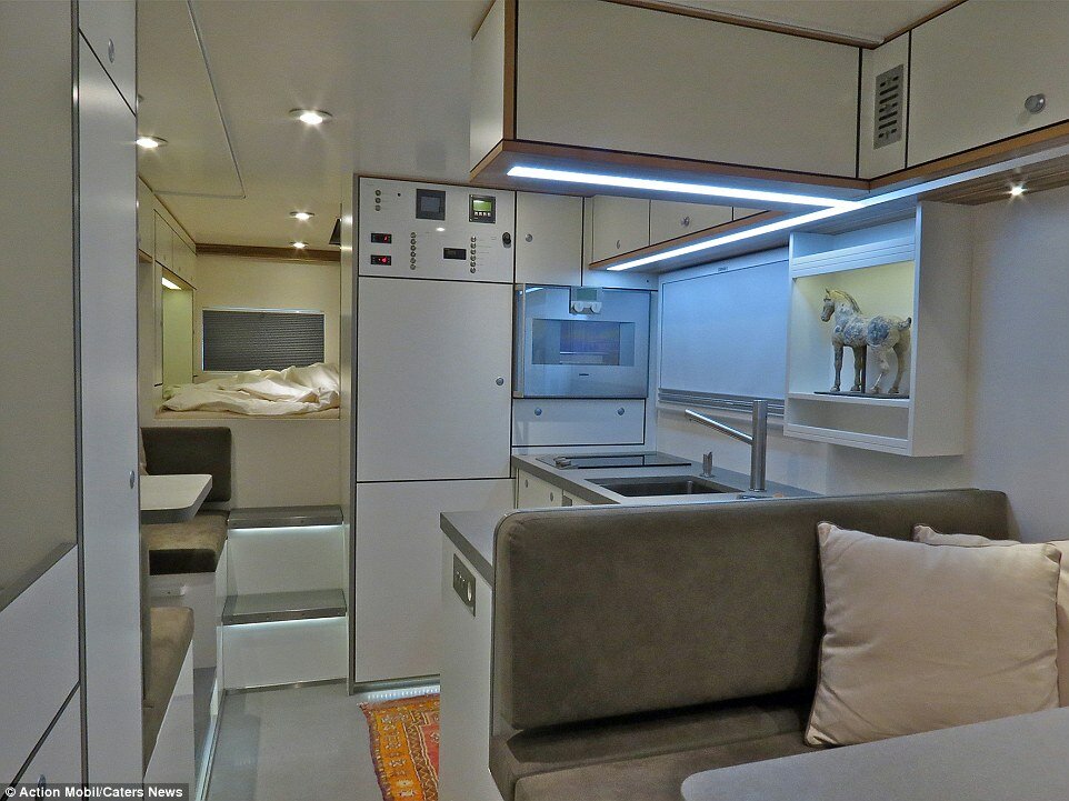 Insanely Cool 18Tonne RaptureProof RV Is Ideal For People Who Like Going To Warzones